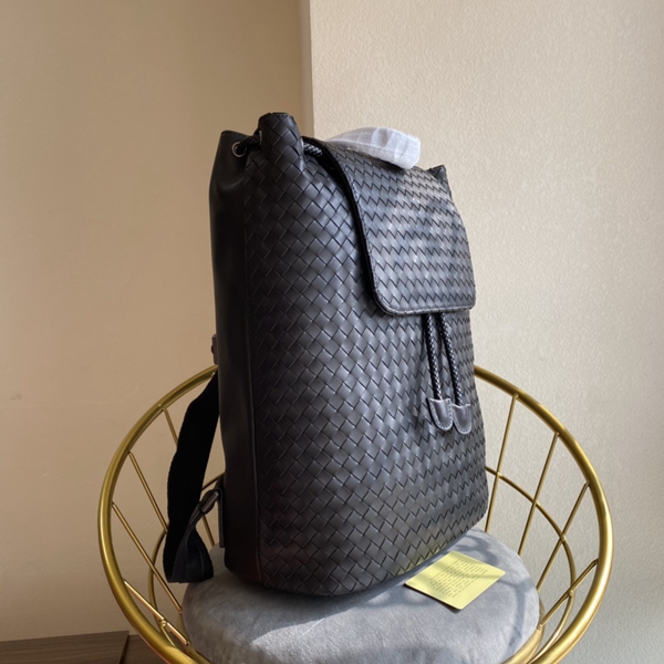 ボッテガヴェネタバッグ側面デザイン